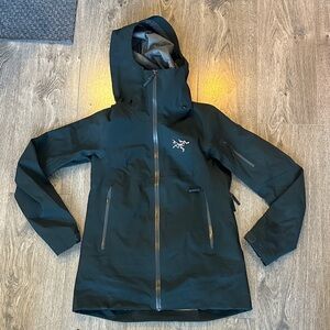 Arc'teryx Sentinel AR Jacket in Enigma